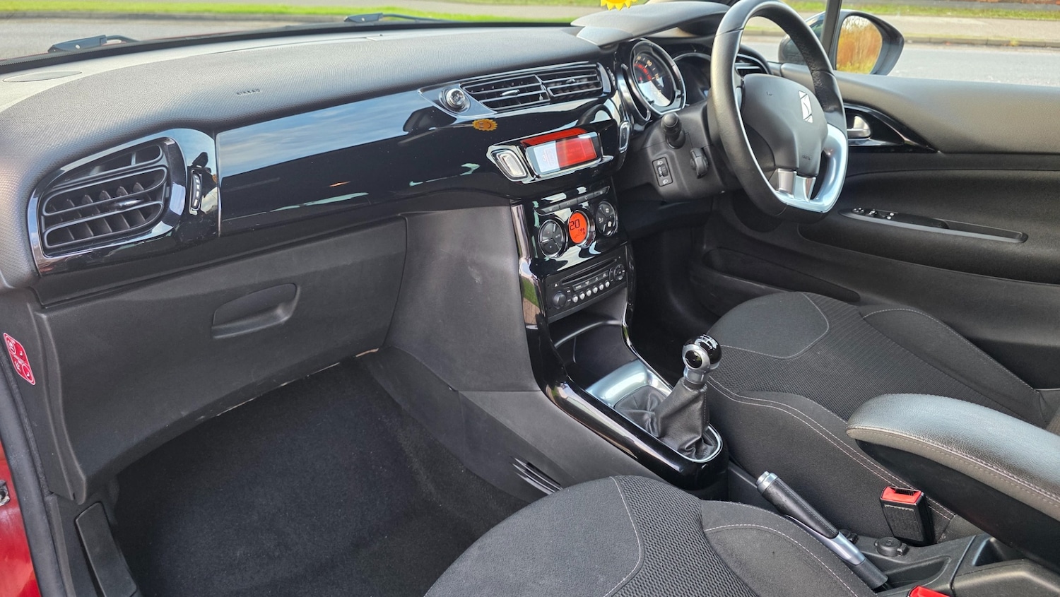 Used Citroen DS3 2015 for sale - 76556684: Photo 8