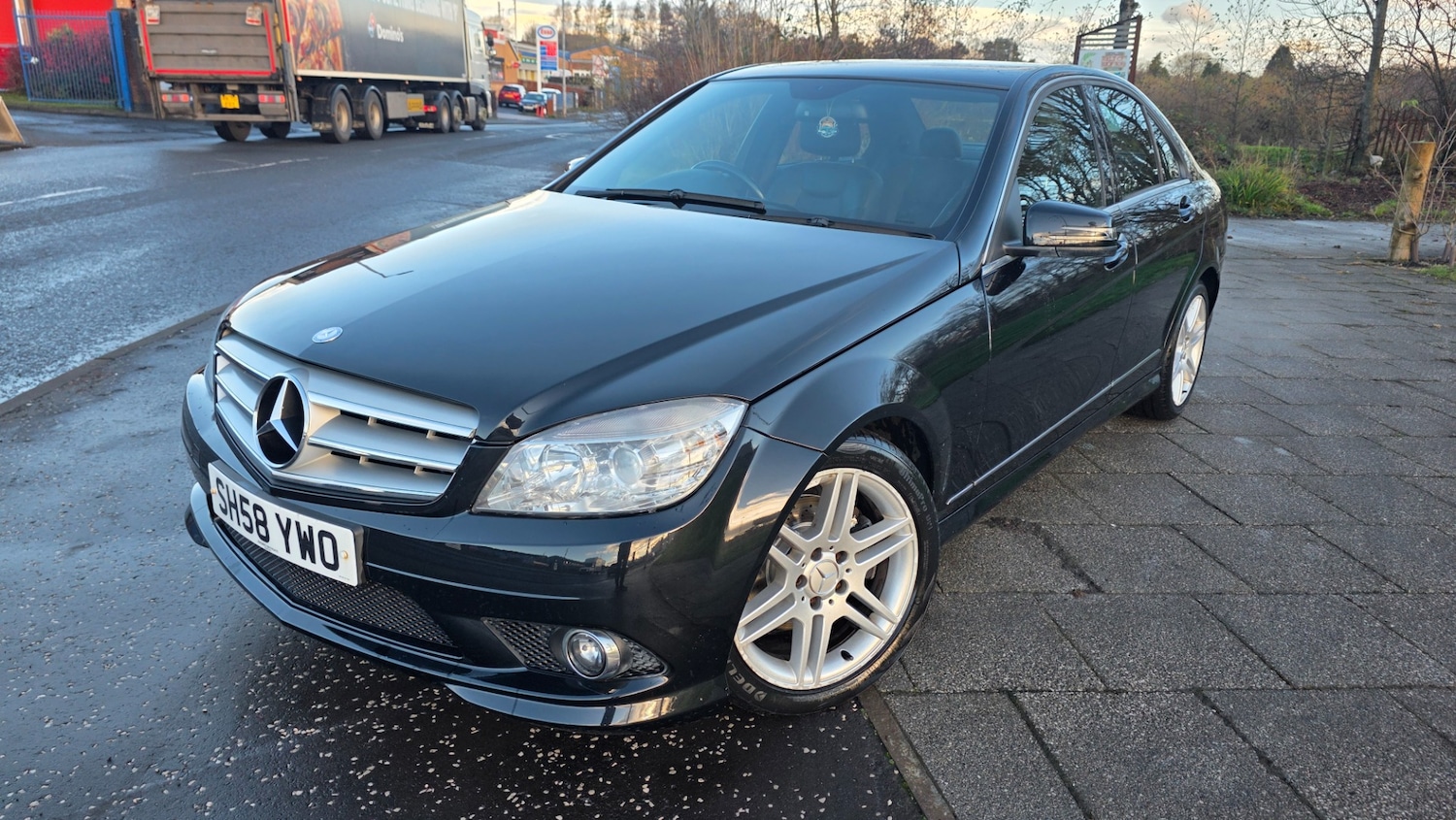 Used Mercedes-Benz C Class 2009 for sale - 76761947: Photo 2