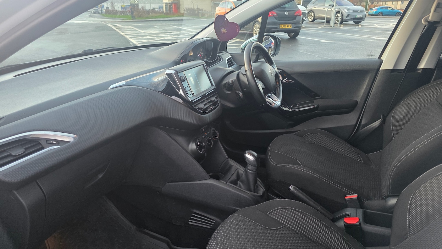 Used Peugeot 208 2017 for sale - 77234234: Photo 13