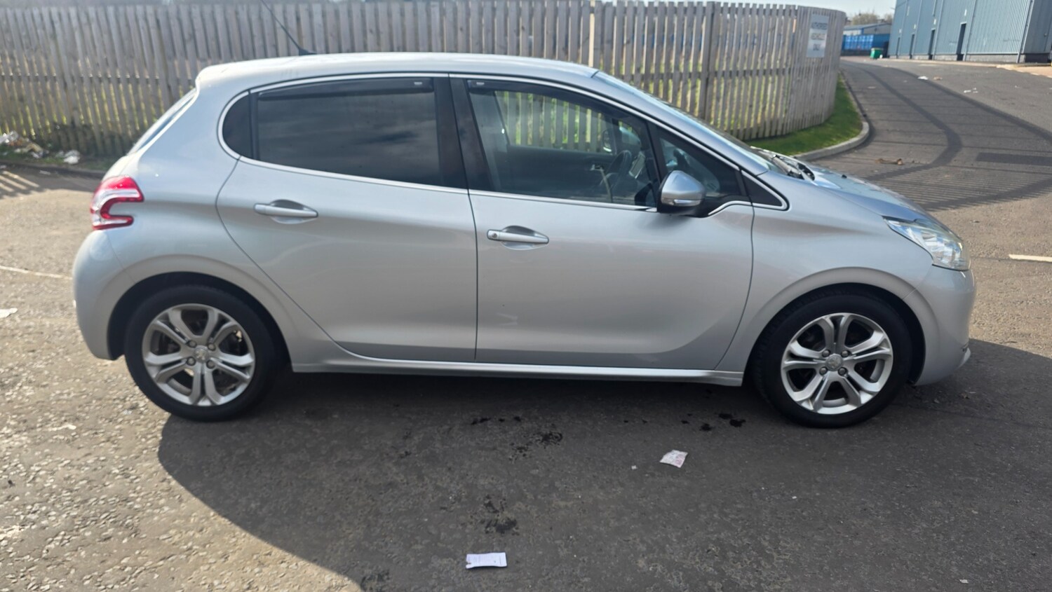 Used Peugeot 208 2015 for sale - 78150044: Photo 8