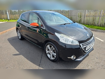Used Peugeot 208 2015 for sale - 79261257: Photo