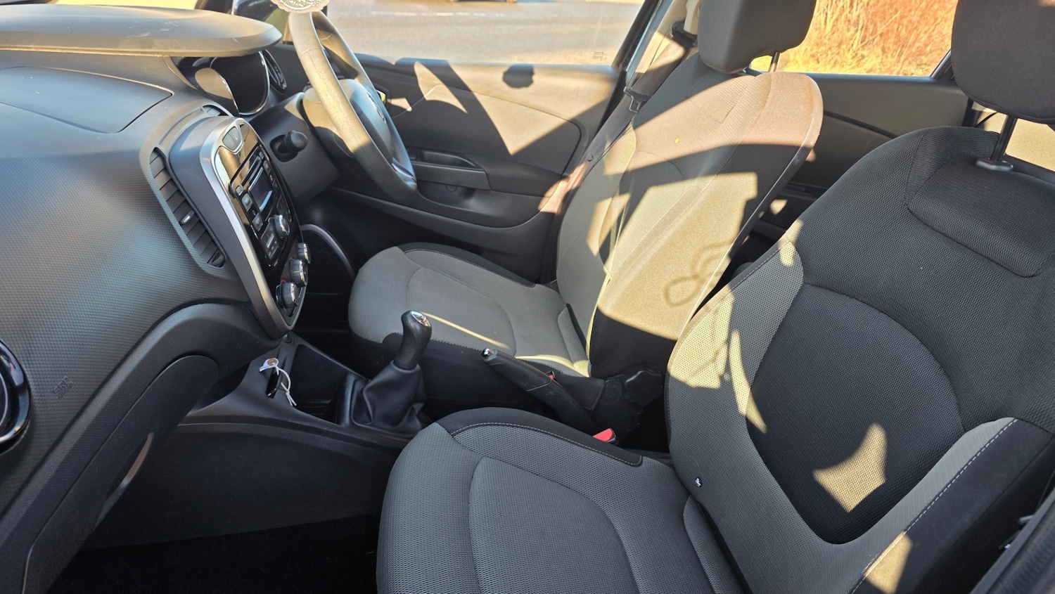 Used Renault Captur 2015 for sale - 76918904: Photo 11