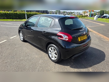 Used Peugeot 208 2013 for sale - 79490711: Photo