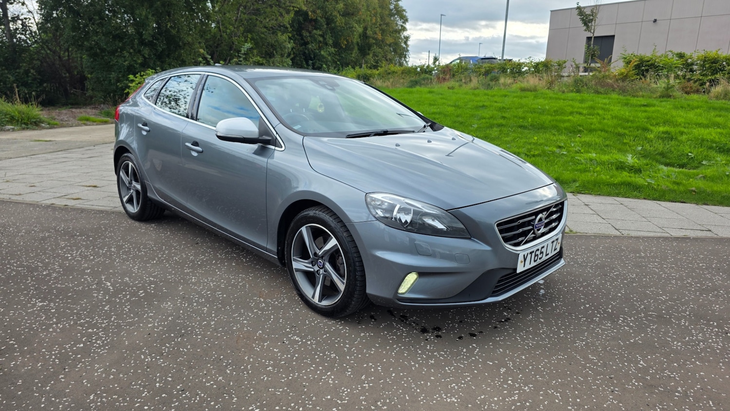 Used Volvo V40 2016 for sale - 76126093: Photo 2
