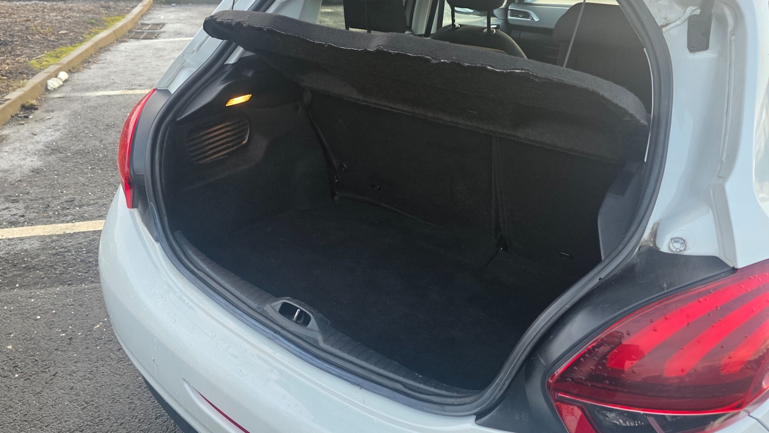 Used Peugeot 208 2017 for sale - 77147748: Photo 14