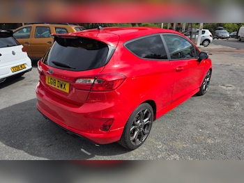 Used Ford Fiesta 2018 for sale - 75968804: Photo