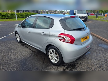 Used Peugeot 208 2014 for sale - 78552615: Photo