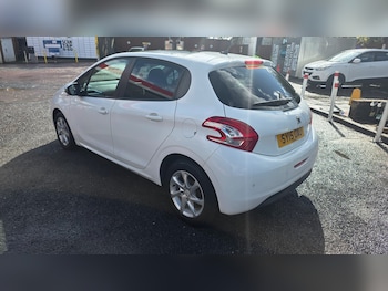 Used Peugeot 208 2015 for sale - 75971085: Photo