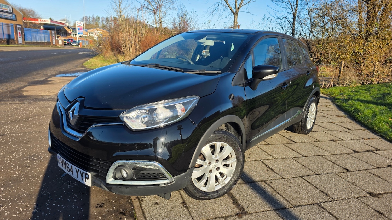 Used Renault Captur 2015 for sale - 76945502: Photo 2