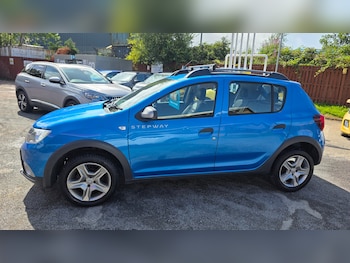 Used Dacia Sandero Stepway 2017 for sale - 76018577: Photo