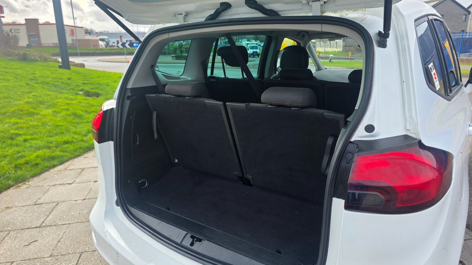 Used Vauxhall Zafira 2015 for sale - 77812832: Photo 15