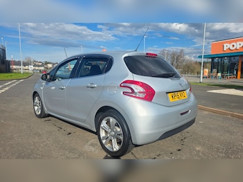 Used Peugeot 208 2015 for sale - 78353948: Photo