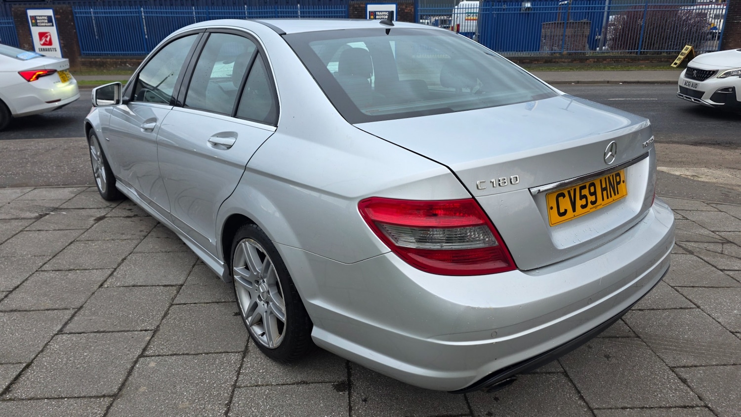 Used Mercedes-Benz C Class 2010 for sale - 77389661: Photo 4