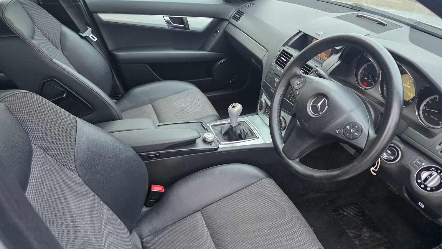 Used Mercedes-Benz C Class 2010 for sale - 77389661: Photo 9