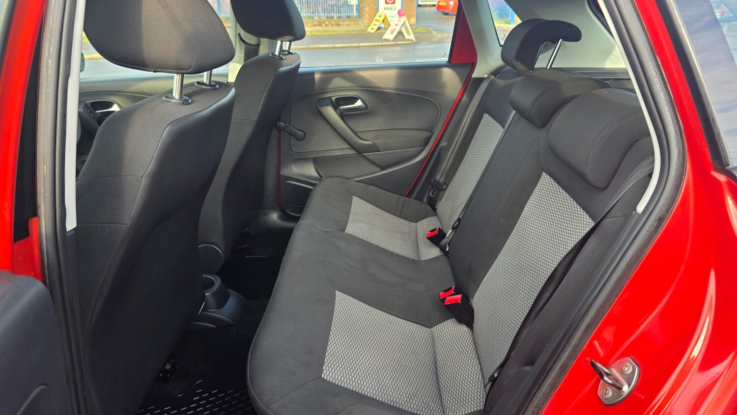 Used Volkswagen Polo 2010 for sale - 76392536: Photo 12