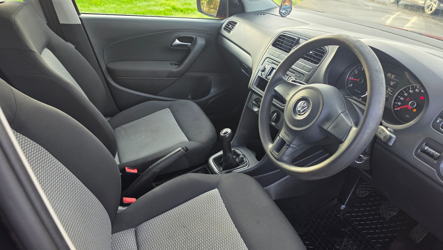 Used Volkswagen Polo 2010 for sale - 76392536: Photo 8