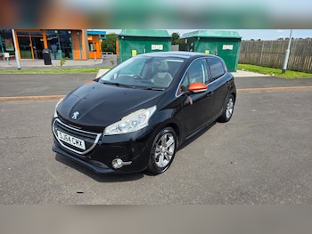Used Peugeot 208 2015 for sale - 79251433: Photo