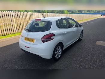 Used Peugeot 208 2015 for sale - 78736438: Photo