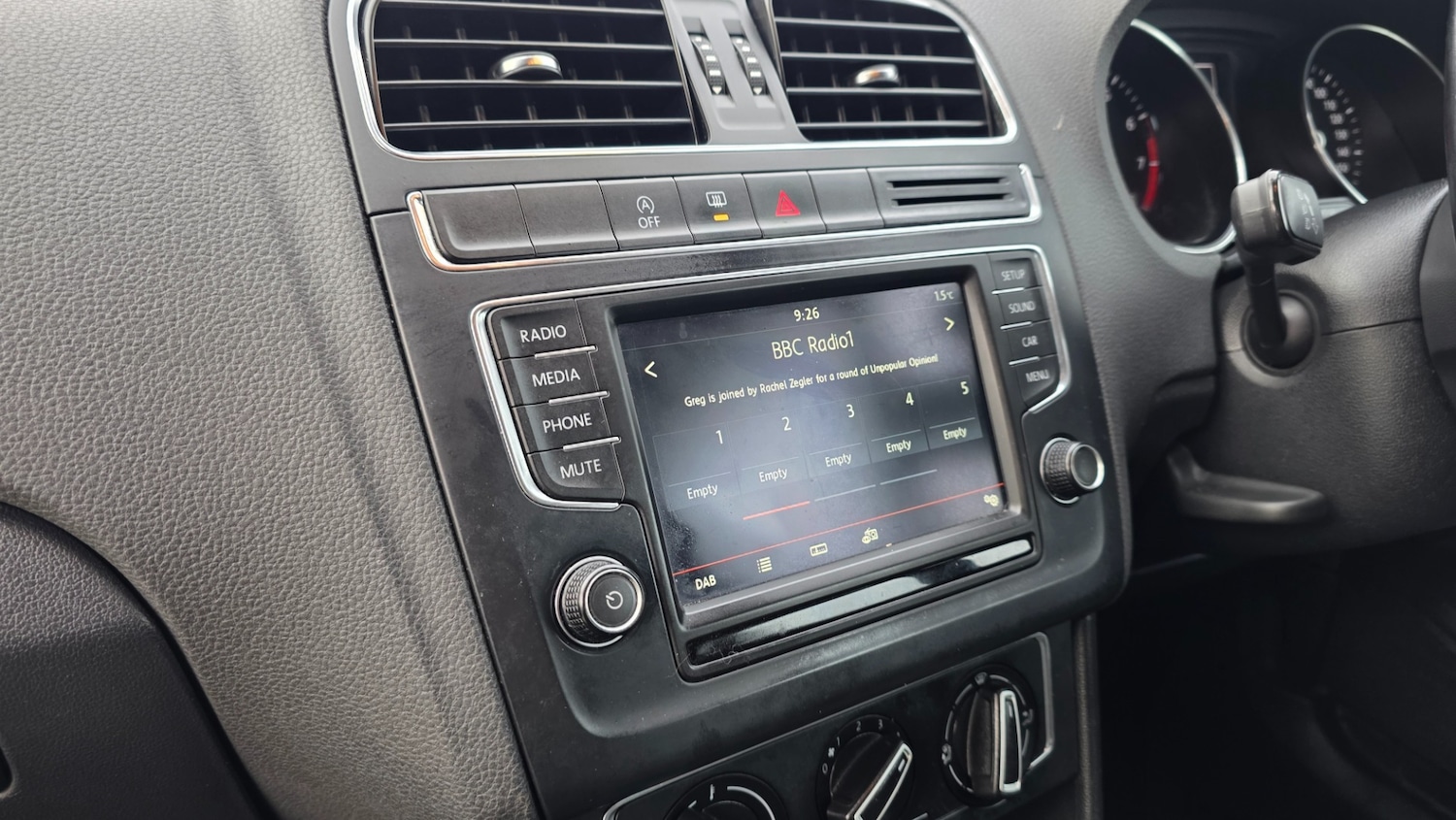 Used Volkswagen Polo 2015 for sale - 76411843: Photo 11