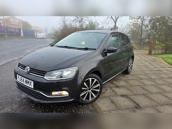 Used Volkswagen Polo 2015 for sale - 76411843: Photo