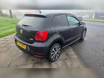 Used Volkswagen Polo 2015 for sale - 76411843: Photo