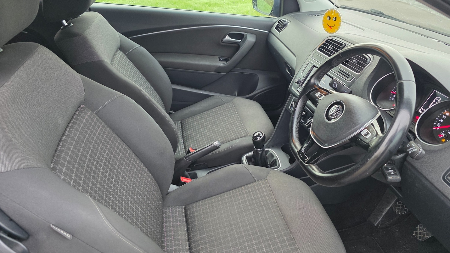 Used Volkswagen Polo 2015 for sale - 76411843: Photo 9