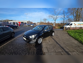 Used Hyundai i20 2013 for sale - 77350771: Photo