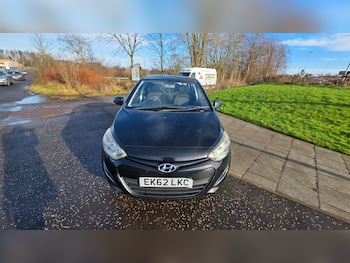 Used Hyundai i20 2013 for sale - 77350771: Photo
