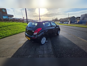 Used Hyundai i20 2013 for sale - 77350771: Photo