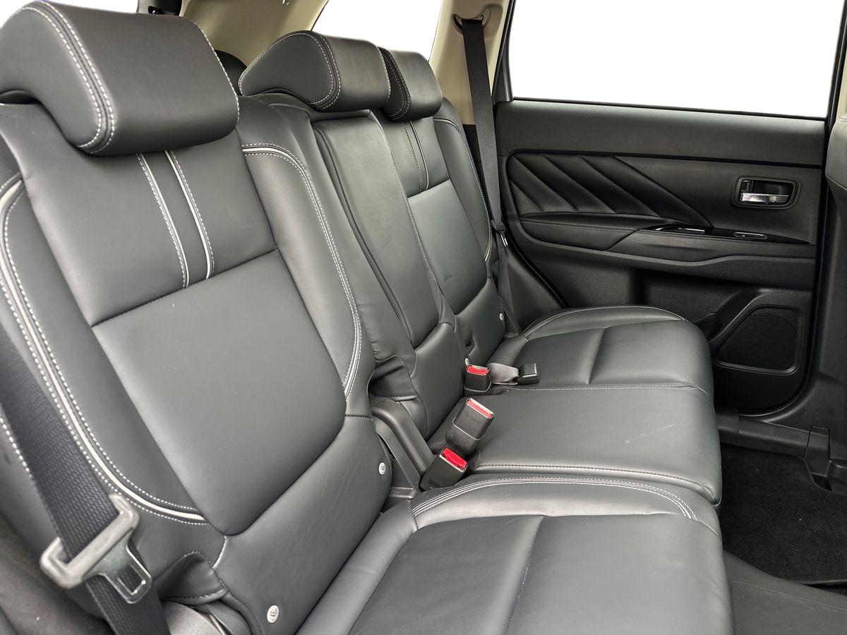 Used Mitsubishi Outlander 2016 for sale - 76705324: Photo 10