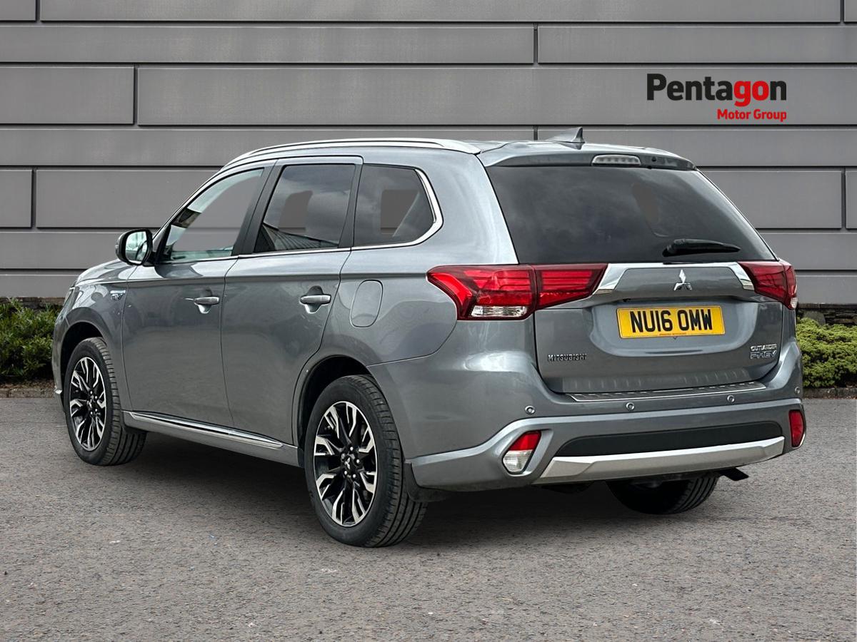 Used Mitsubishi Outlander 2016 for sale - 76705324: Photo 2