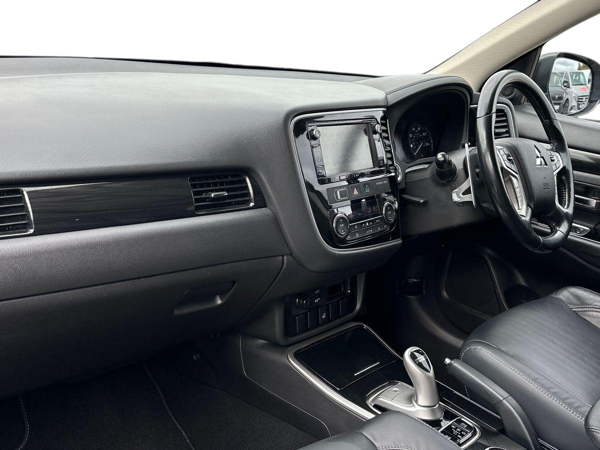 Used Mitsubishi Outlander 2016 for sale - 76705324: Photo 8