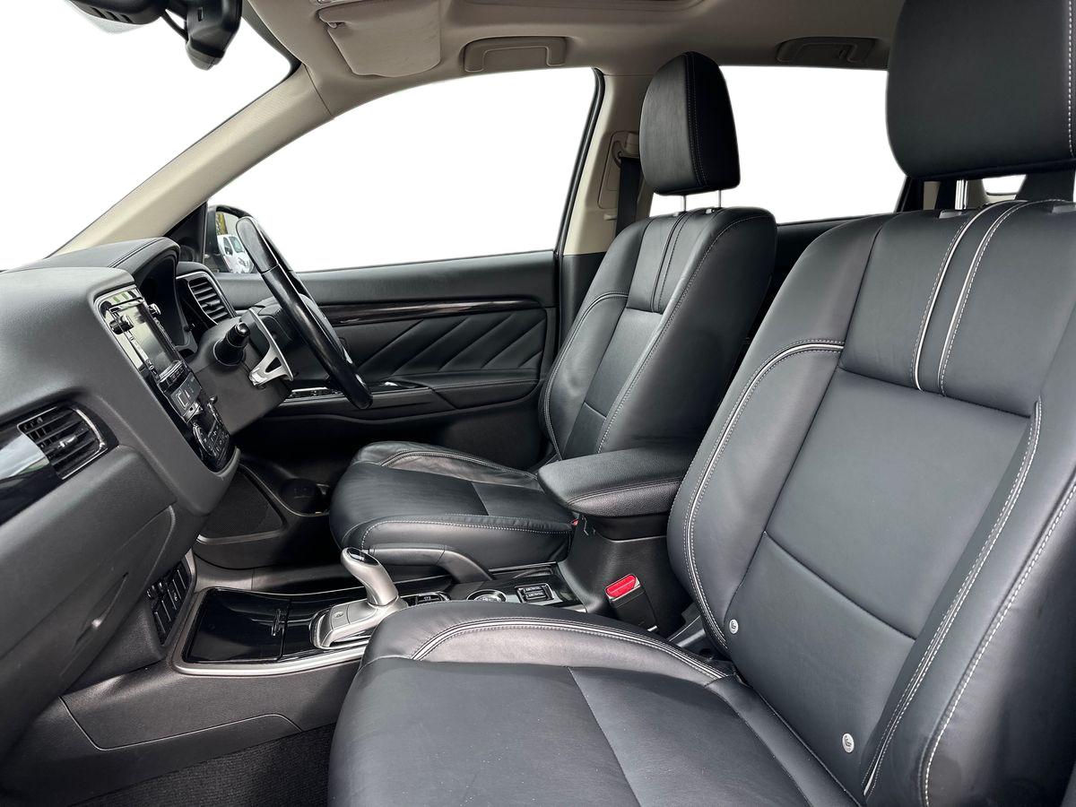 Used Mitsubishi Outlander 2016 for sale - 76705324: Photo 9