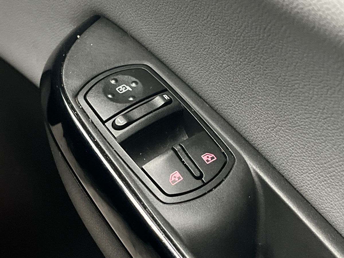 Used Vauxhall Corsa for sale - 76470815: Photo 23