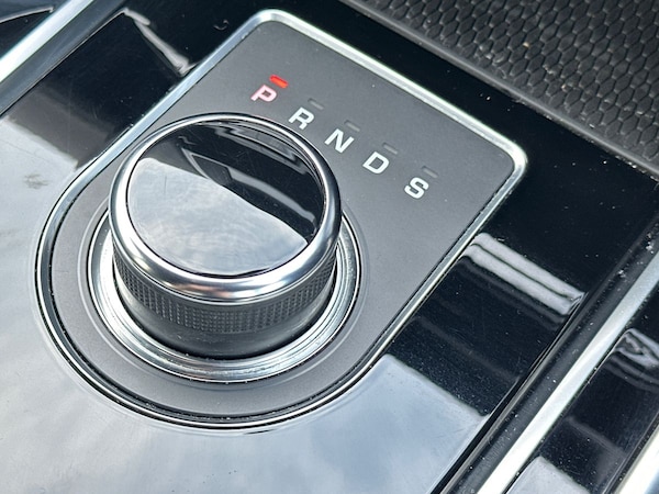Used Jaguar XE 2018 for sale - 76057435: Photo 25