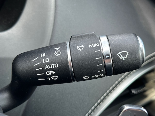 Used Jaguar XE 2018 for sale - 76057435: Photo 27
