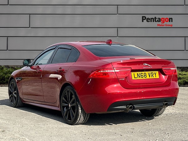 Used Jaguar XE 2018 for sale - 76057435: Photo 2