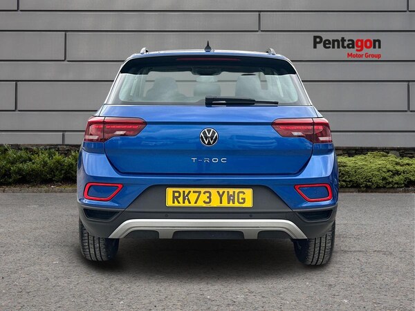 Used Volkswagen T-Roc 2023 for sale - 75632053: Photo 16