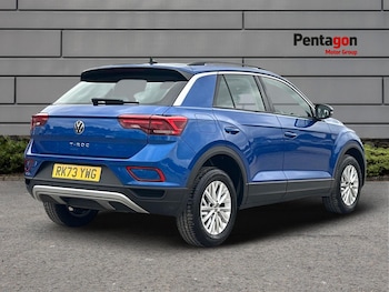 Used Volkswagen T-Roc 2023 for sale - 75632053: Photo