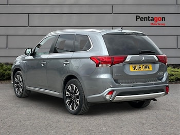 Used Mitsubishi Outlander 2016 for sale - 76113127: Photo 2