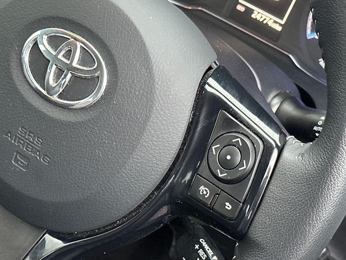 Used Toyota Yaris 2018 for sale - 76057439: Photo 18