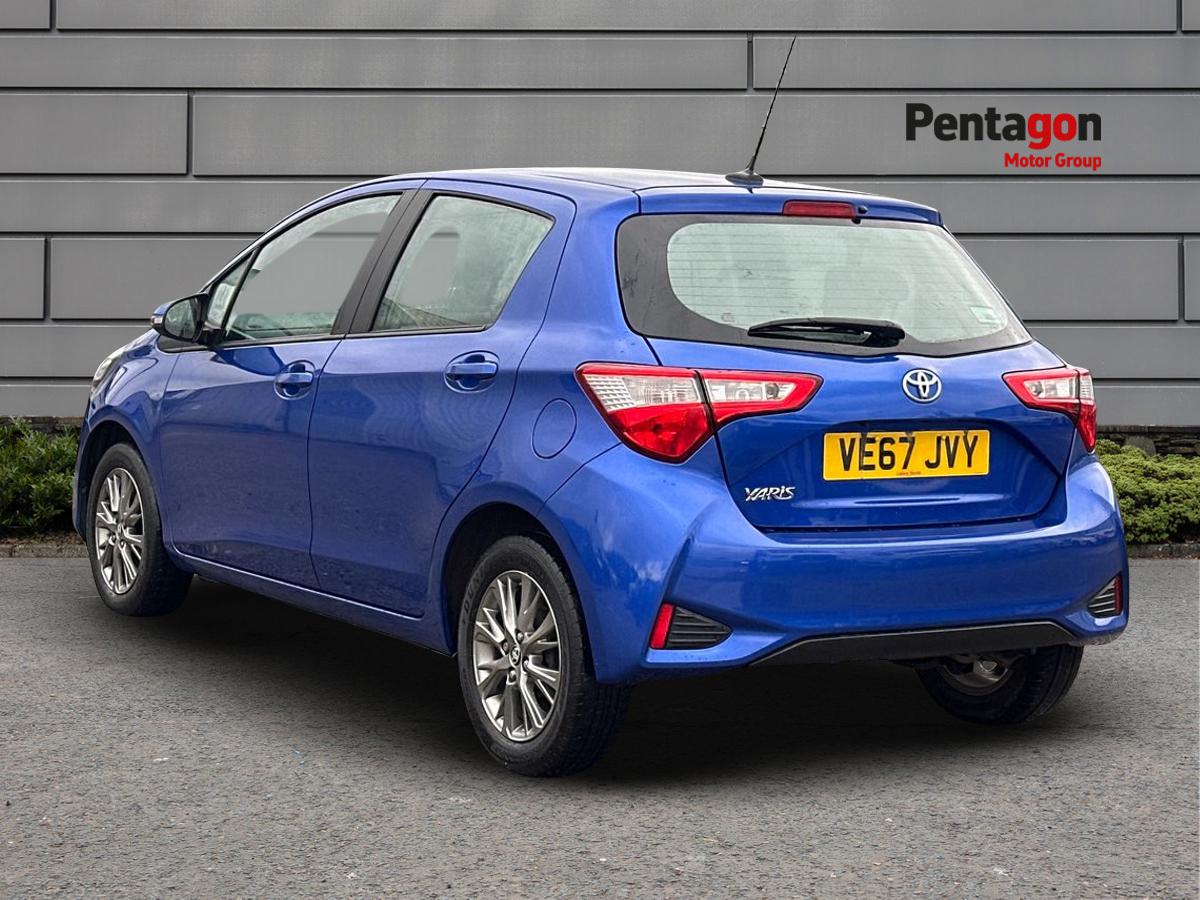 Used Toyota Yaris 2018 for sale - 76057439: Photo 2