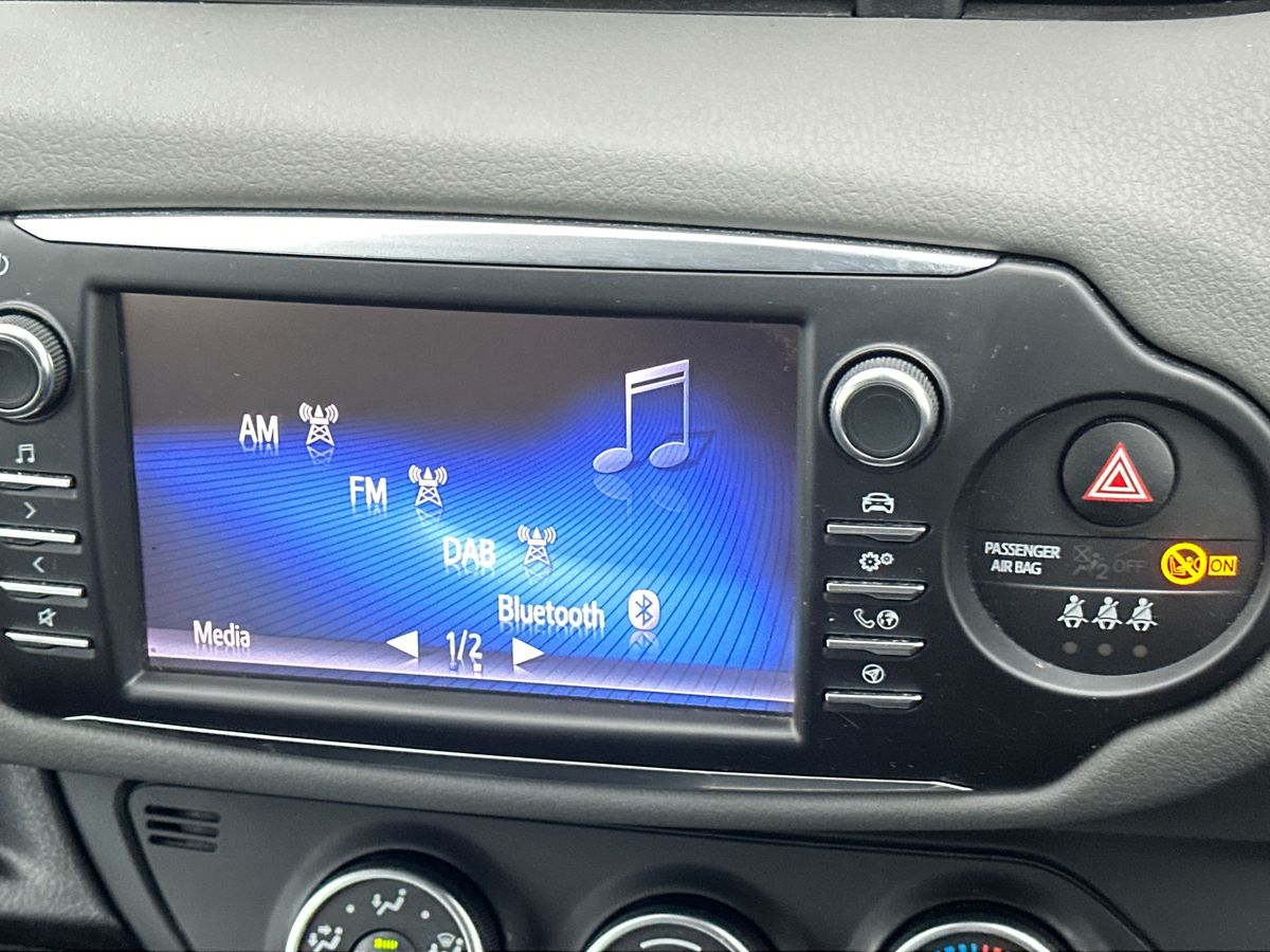 Used Toyota Yaris 2018 for sale - 76057439: Photo 22