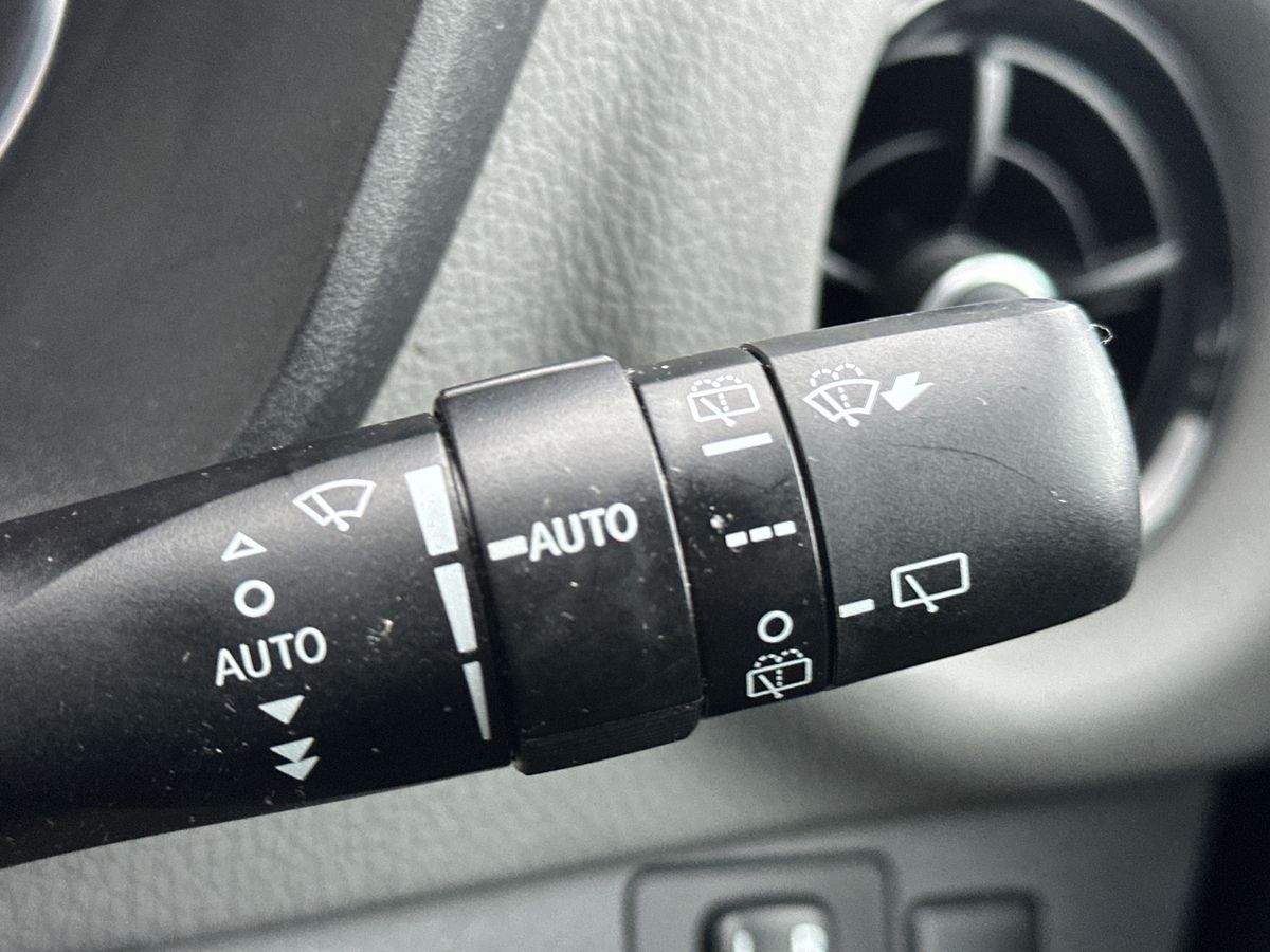 Used Toyota Yaris 2018 for sale - 76057439: Photo 26