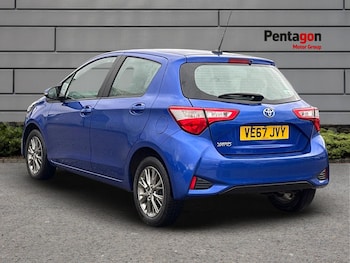 Used Toyota Yaris 2018 for sale - 76057439: Photo 2