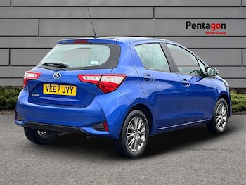 Used Toyota Yaris 2018 for sale - 76057439: Photo 4