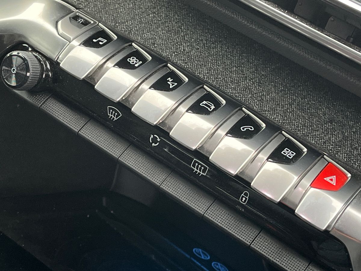 Used Peugeot 3008 2018 for sale - 76344689: Photo 26