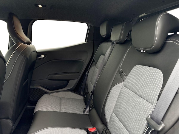 Used Renault Clio 2025 for sale - 76319890: Photo 10