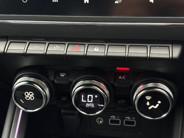 Used Renault Clio 2025 for sale - 76319890: Photo 27