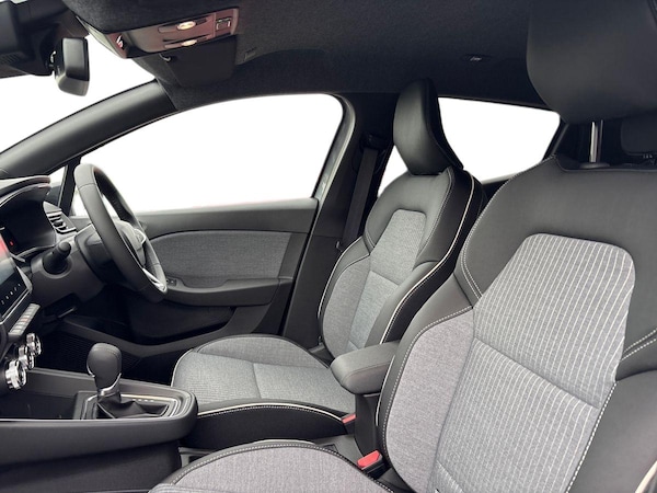 Used Renault Clio 2025 for sale - 76319890: Photo 9